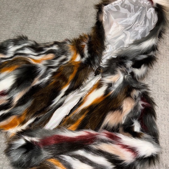 Calico Vegan Fur Jacket | Zip Up with Hood - Picture 3 of 6
